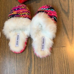 STEVE MADDEN SLIPPERS